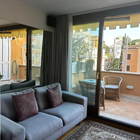 La Finestra Su San Pietro Terrace And View
